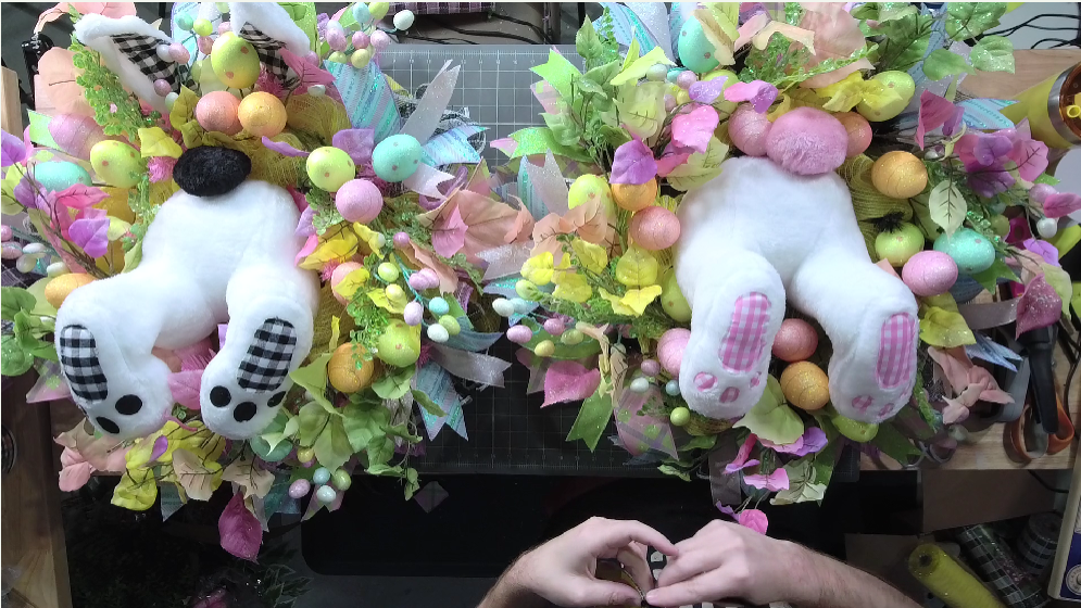 12.22.20 Bunny Butt Wreath – Damon – REPLAY