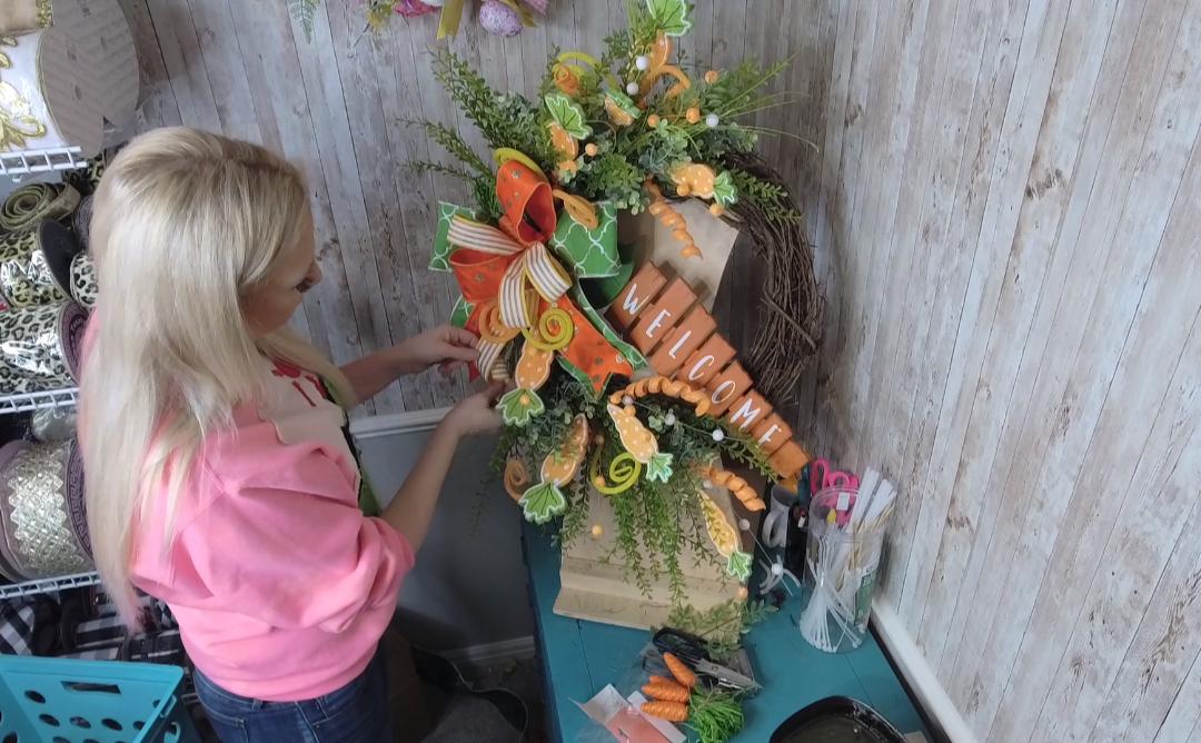 2.3.21 24 Carrot Grapevine Wreath – Fancy (REPLAY)