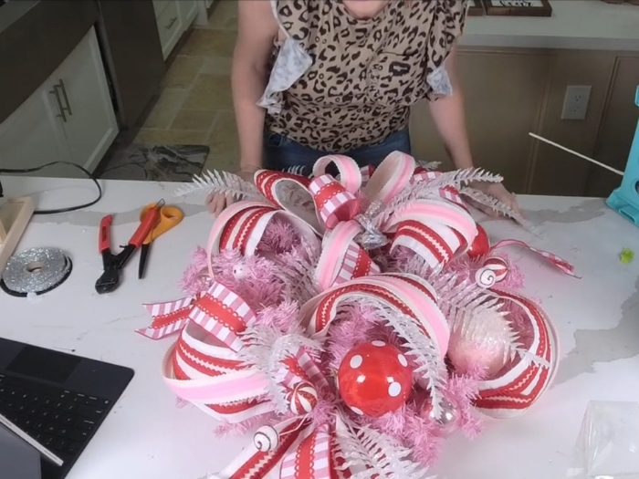 11.4.2020 Pink and Red Wreath – Fancy (REPLAY)