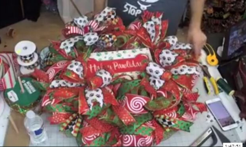 Happy Pawlidays Wreath