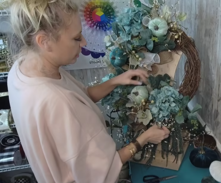 6.16.21 Teal Monochrome Fall Wreath – Fancy (REPLAY)