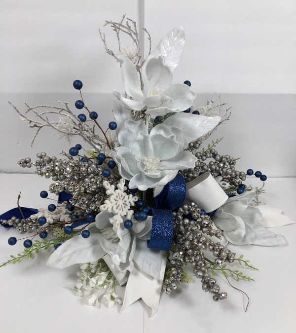 8.16.21 Blue and white Magnolia Centerpiece (LIVE replacement) (REPLAY)