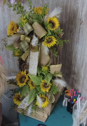 2.10.21 Class ~ sunflower grapevine/mesh hybrid~ Fancy (REPLAY)