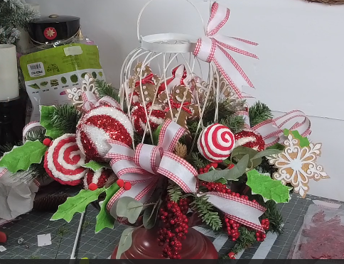 10.4.21 Gingerbread Lantern Centerpiece-Jordan – REPLAY