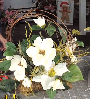 10.12.21 magnolia centerpiece Damon – REPLAY