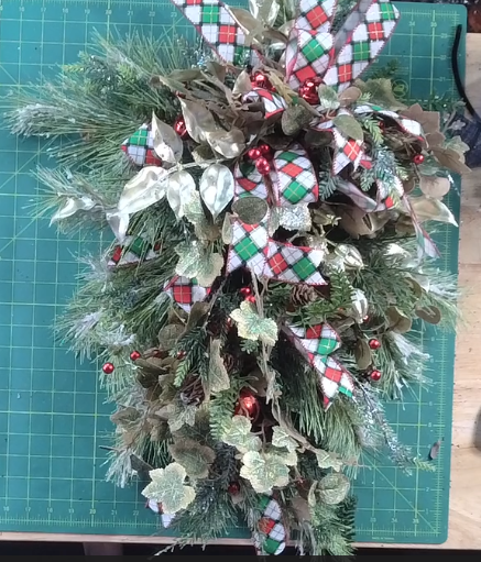 10.26.21 Evergreen Christmas Swag-Damon – REPLAY