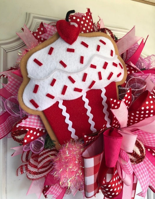 Valentine’s Cupcake Wreath – Coach Jordan