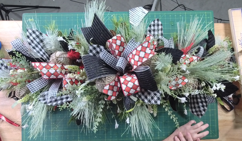 11.23.21 Mini garland – Damon – REPLAY