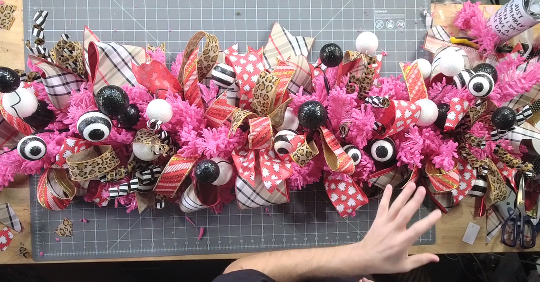 12.21.21 Valentines garland – Damon – REPLAY