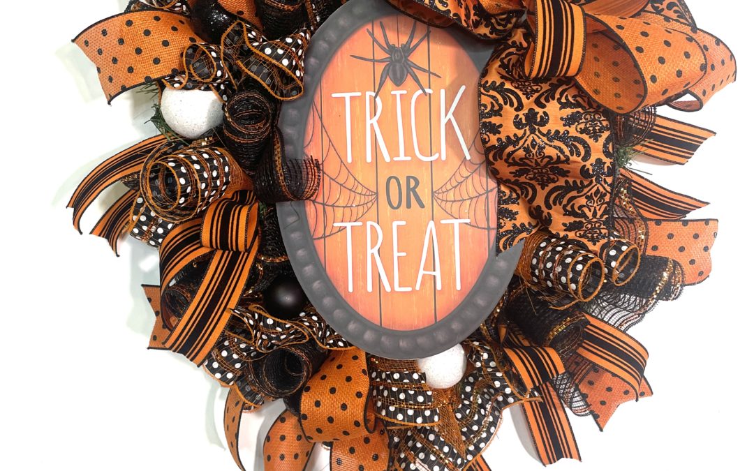Trick or treat evergreen base wreath-Tammy – REPLAY